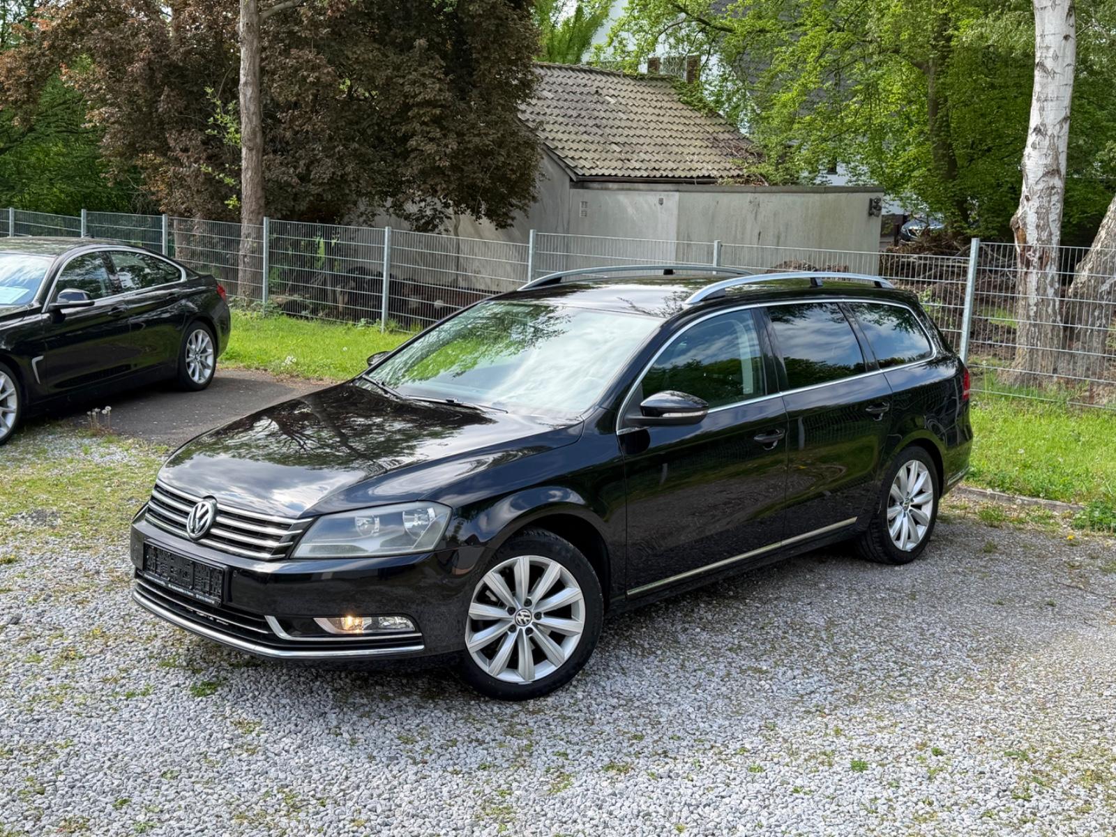 Volkswagen Passat Variant Highline*NAVI*LEDER*KAMERA*8XALU*
