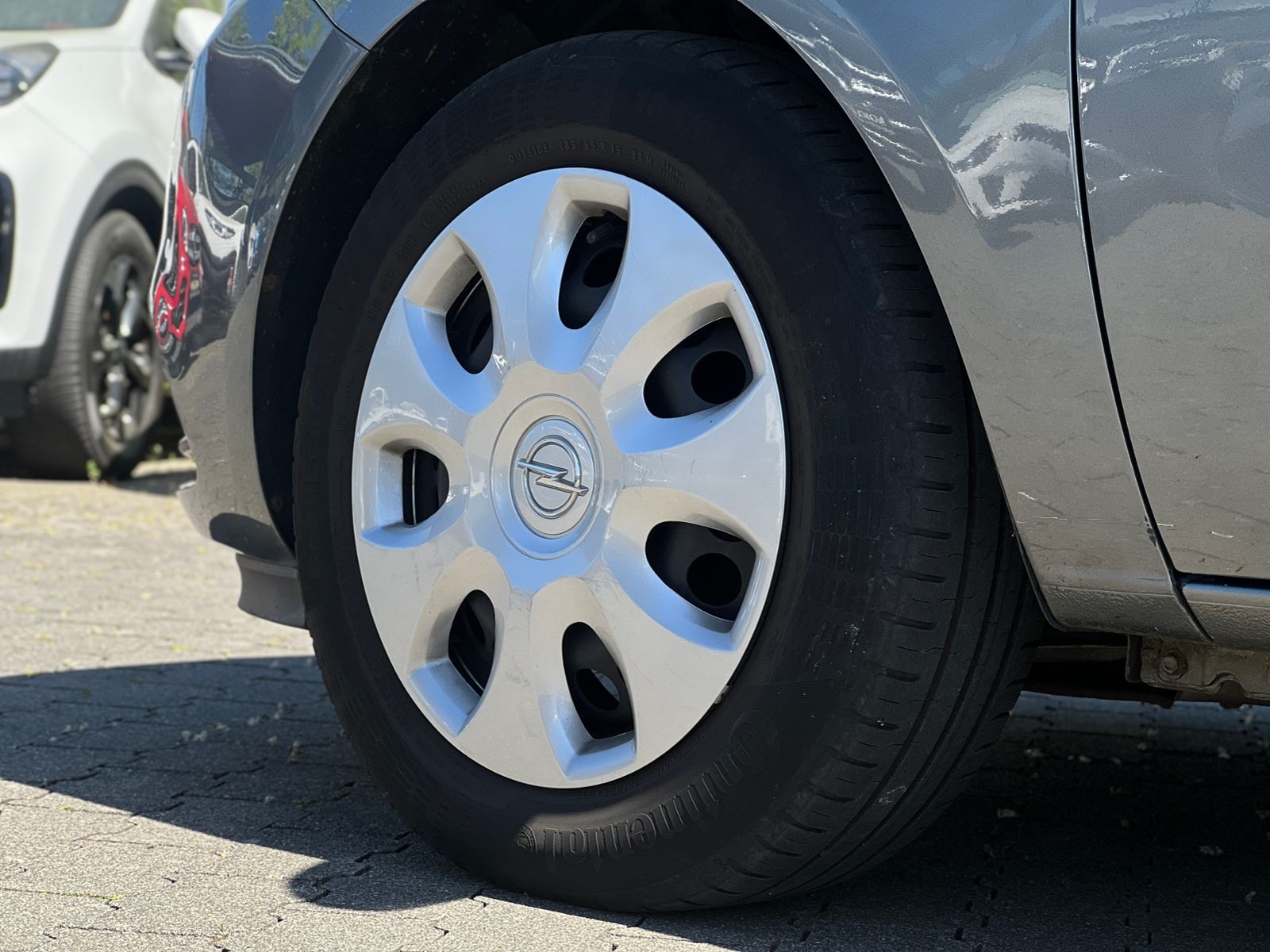 Fahrzeugabbildung Opel Corsa E Edition KLIMA SHZ LKHZ ALU