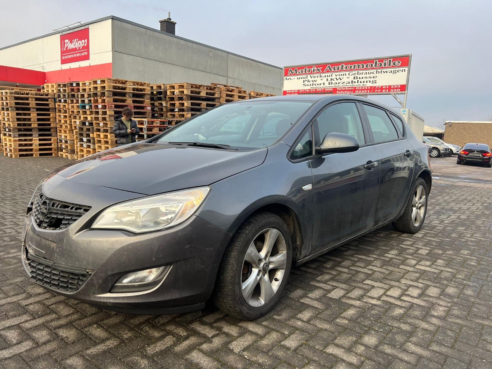 Opel Astra J Lim. 5-trg. Design Edition,Klima ,Euro5