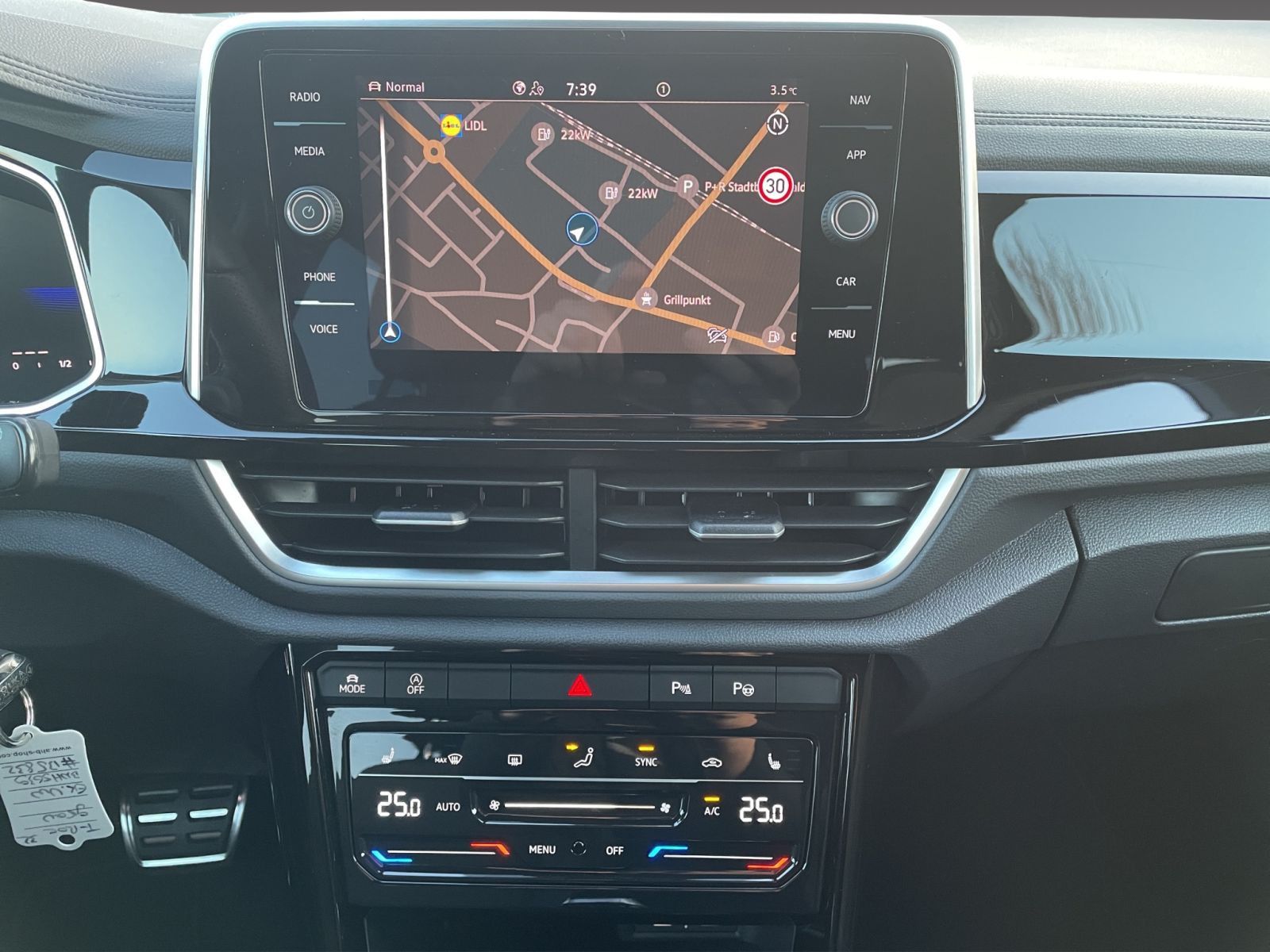 Volkswagen T-Roc - Bild 12