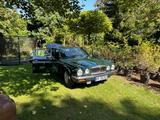 Jaguar XJ 5.3 V12 British Racing Green  - Jaguar XJ: V12