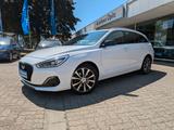 Hyundai i30 cw 1.6 CRDi Premium *wenig KM, TÜV MAI 2027* - Hyundai i30 Gebrauchtwagen in Braunschweig