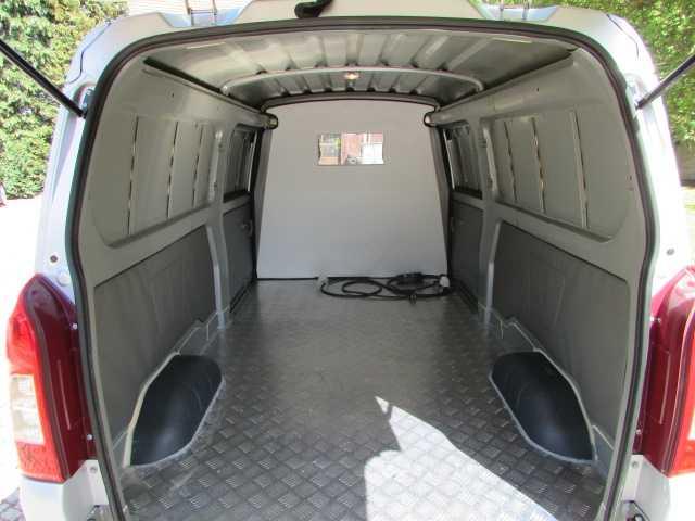 Microcar Centro LOGI Star 200