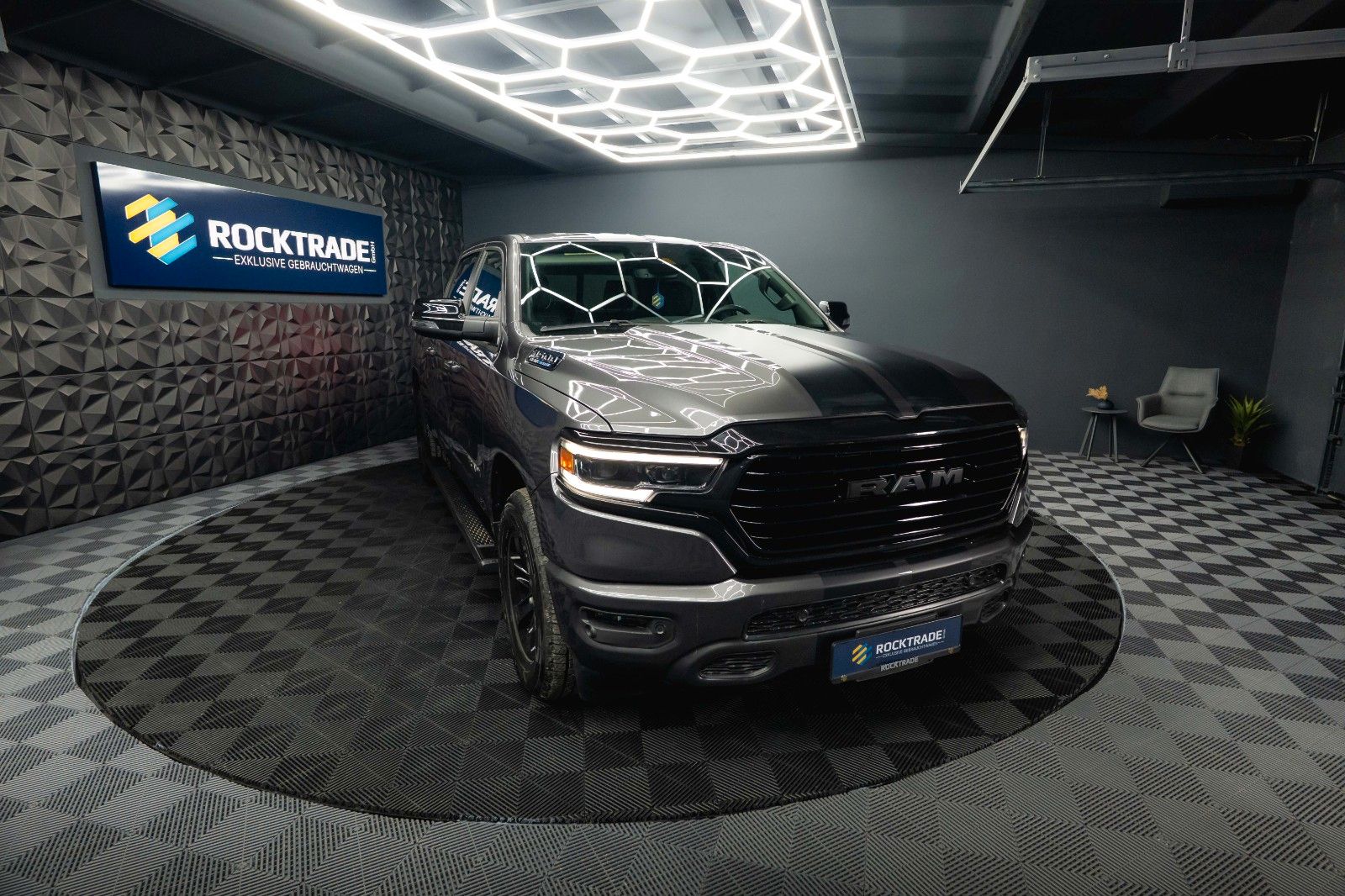 Fahrzeugabbildung Dodge RAM 5.7 V8 HEMI 4x4 LARAMIE Offroad Night LED