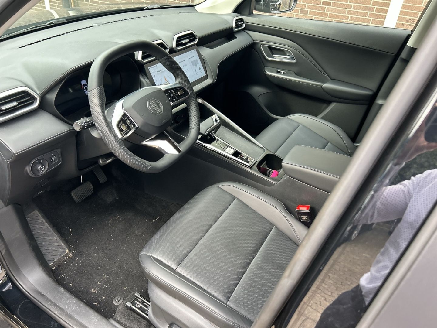 Fahrzeugabbildung MG ZS 1.5 Hybrid+ Luxury VFW