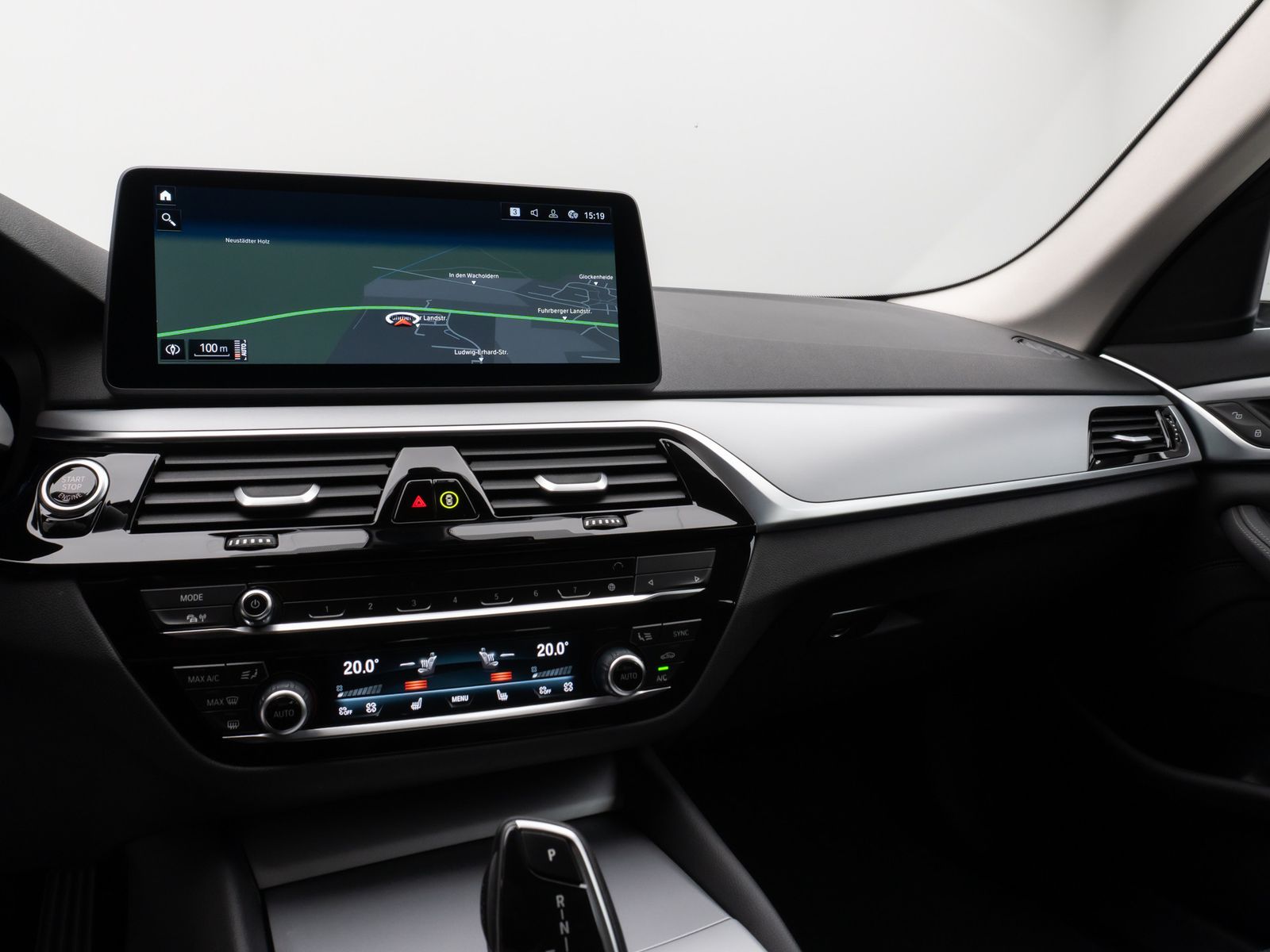 Fahrzeugabbildung BMW 520d Kamera DAB Leder 4xKlima AHK Alarm Sport