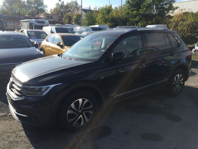 Volkswagen Tiguan   2,0  Active