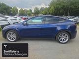 Tesla Model Y Rear-Wheel Drive - blaue Tesla Model Y