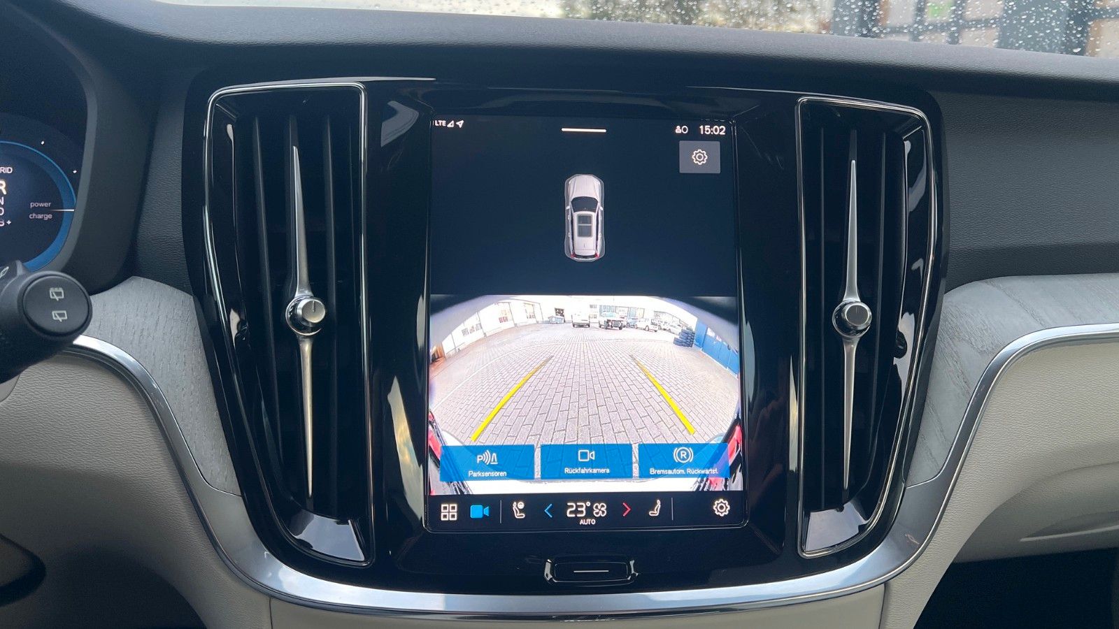 Fahrzeugabbildung Volvo V60 T6 PHEV AWD Essential *Leder*PDC*LHZG*