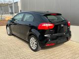 Kia Rio 1.4 Navi 2. Hand Kamera Beheizbares Lenkrad - gebrauchte Kia Rio aus dem Jahr 2013