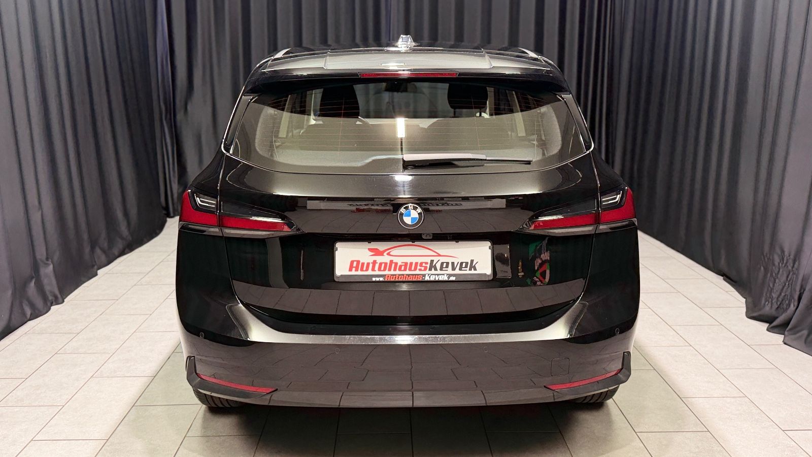 Fahrzeugabbildung BMW 218d Active Tourer|AUTOMATIK|NAVI|HEAD-UP|1.HAND