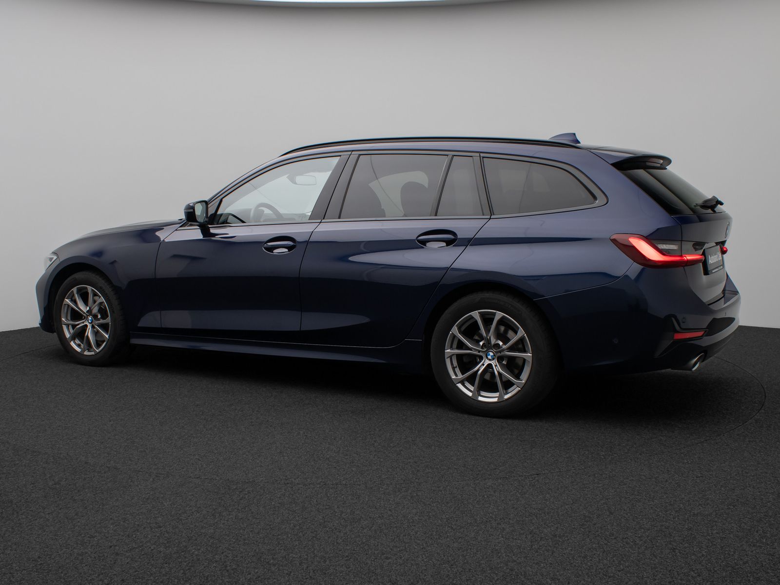 Fahrzeugabbildung BMW 320d Sport Line DAB HiFi PDC Geschwindigkeitsreg
