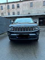 Jeep Compass 2,4 Limited Automatik Navi Leder - Jeep Gebrauchtwagen in Braunschweig