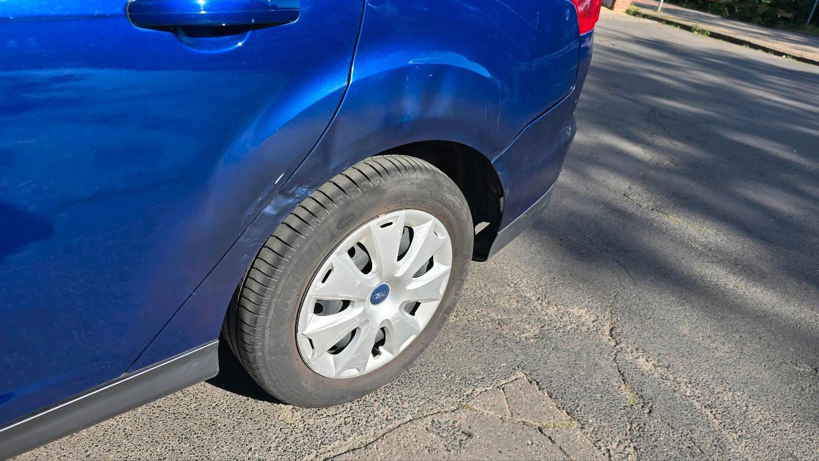 Ford Focus 2014 — photo 10