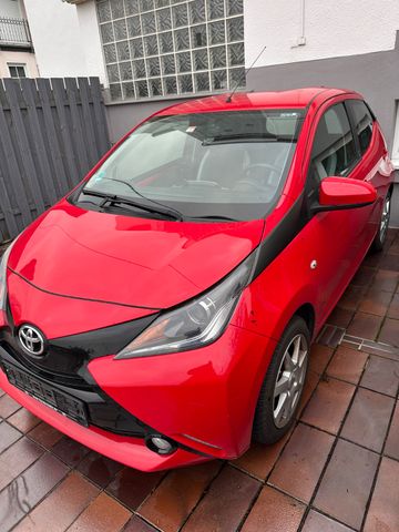 Toyota Aygo X Team D+1.Hand+26210KM