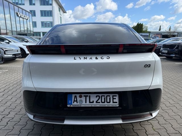 Lynk & Co 02