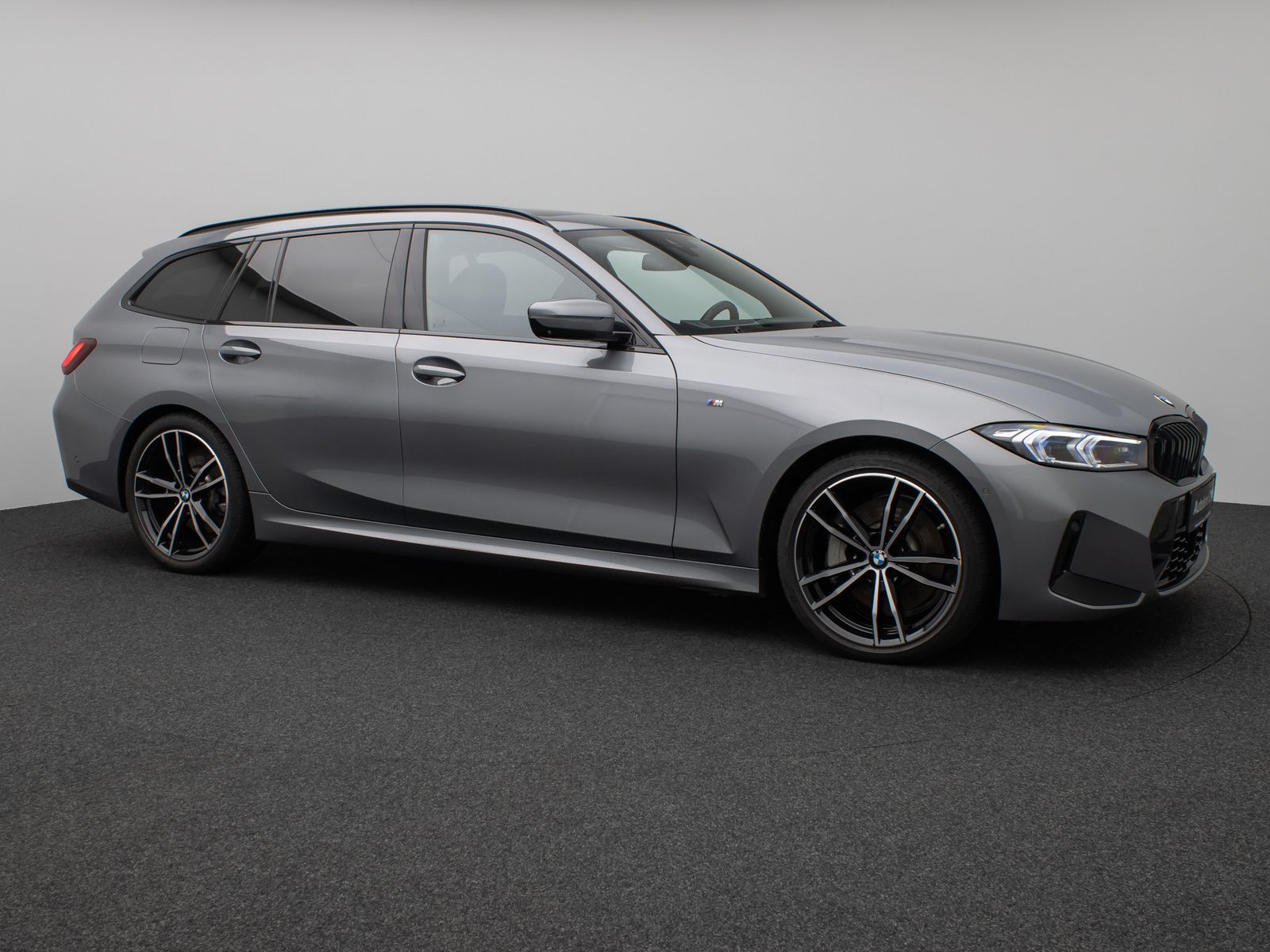 Fahrzeugabbildung BMW 330i  M Sport Panorama 360° HUD DAB H/K 19Zoll