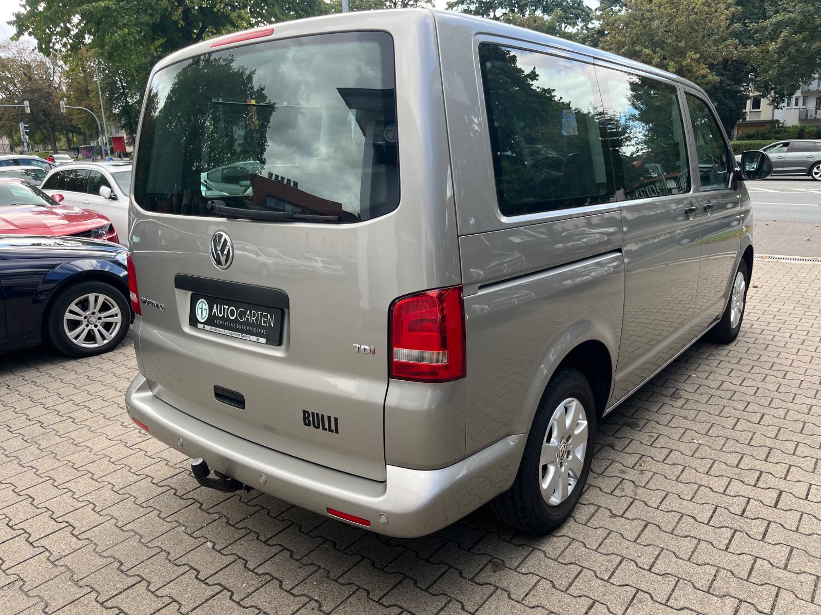 VOLKSWAGEN T5 MULTIVAN 2.0 TDI 140ch - STARLINE - ATTELAGE - PARK ASSIST AVANT/ARRIÈRE - CHAUFFAGE AUXILIAIRE - 1 ERE MAIN