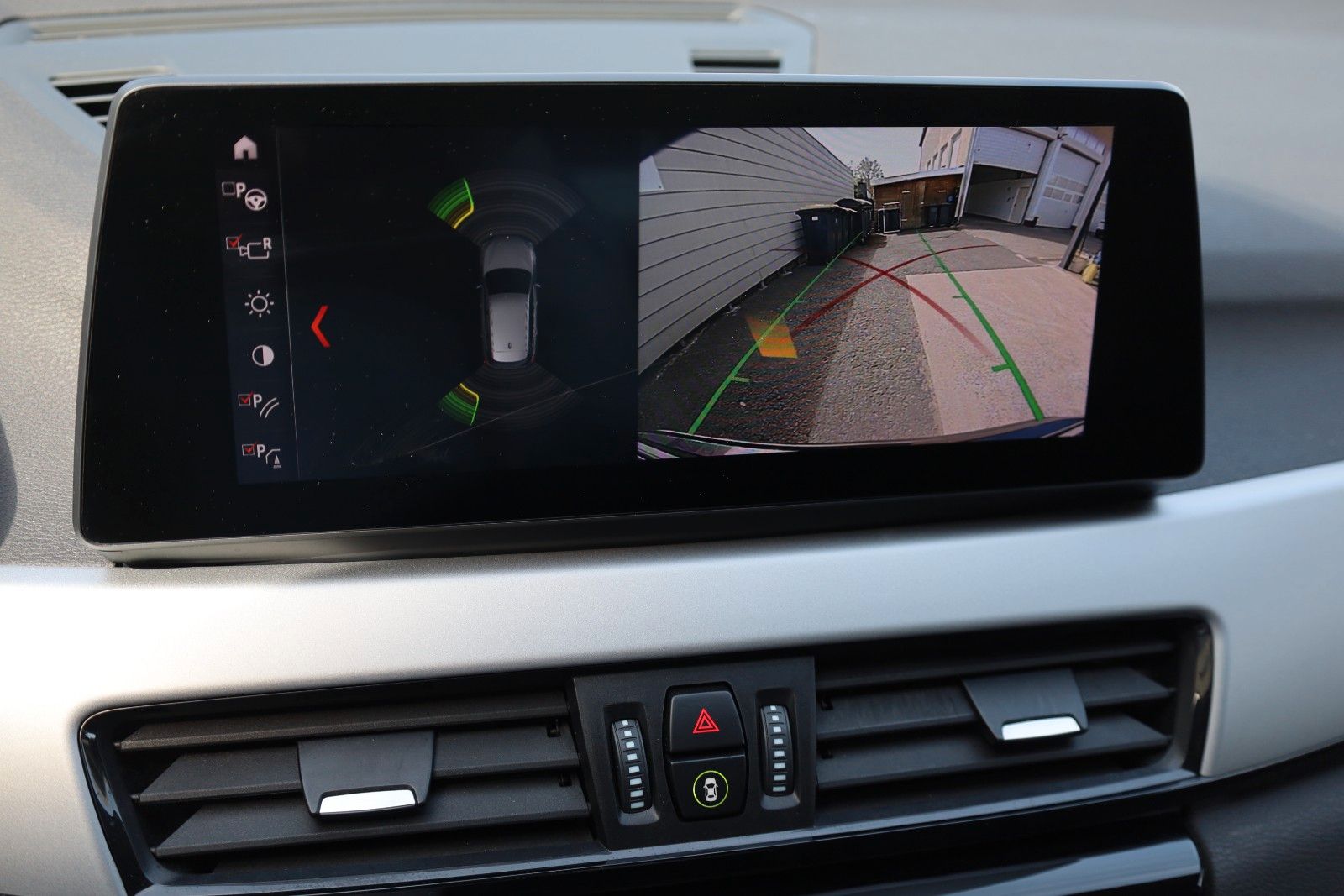 Fahrzeugabbildung BMW X1 xDrive 25e Advantage Leder,Navi,LED,Kamera,SH