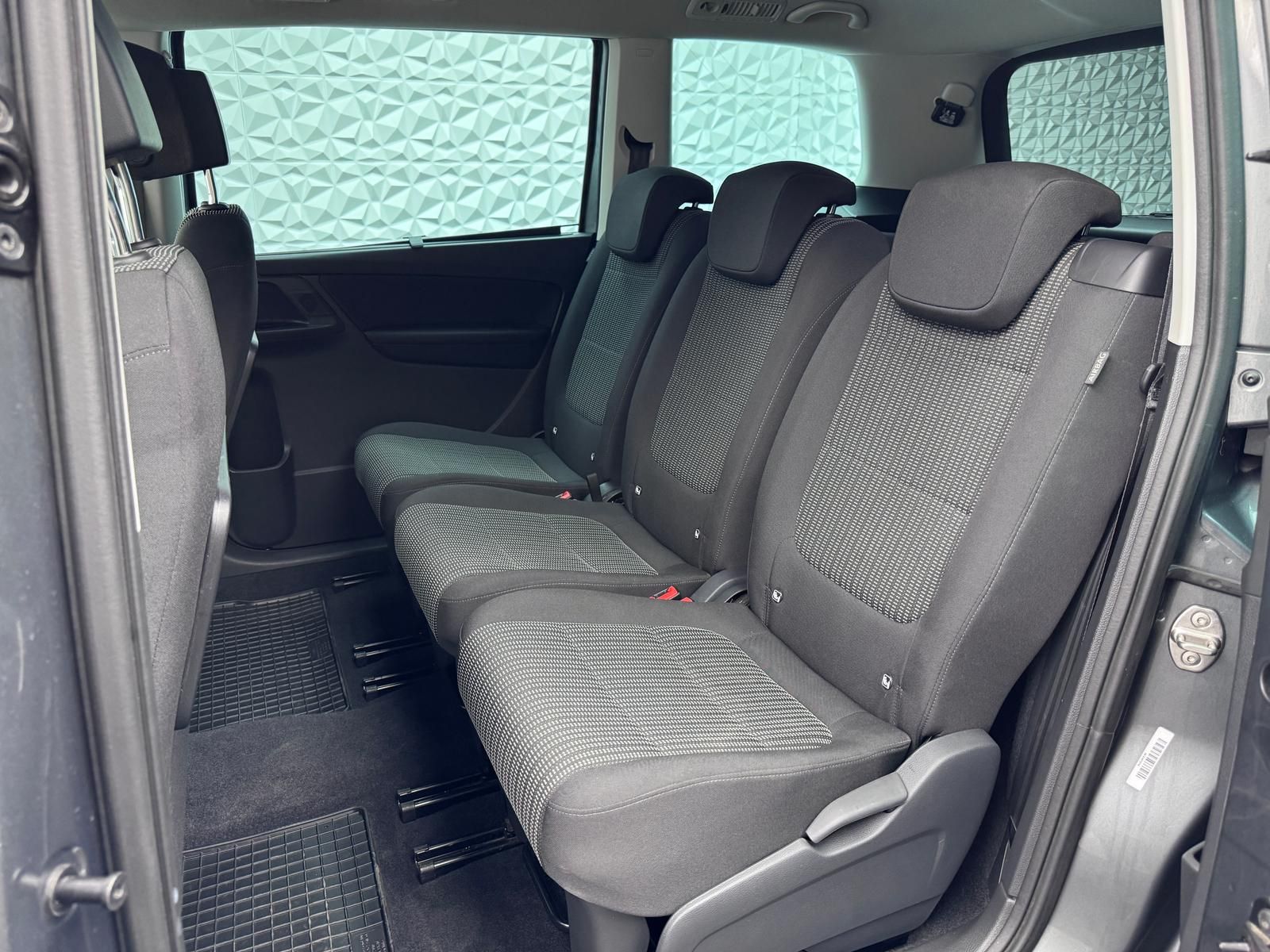 Fahrzeugabbildung SEAT 2.0 TDI 7-SITZER/ACC/AHK/KEYL/DCC/STDHZ/RCAM/DAB