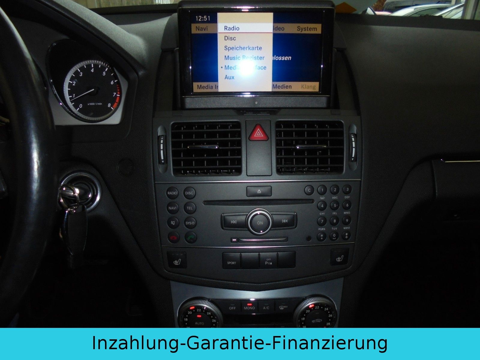 Fahrzeugabbildung Mercedes-Benz C 300 Avangarde/Automatik/Navi/Xenon/Service neu