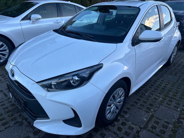 Toyota Yaris Hybrid Business Edition