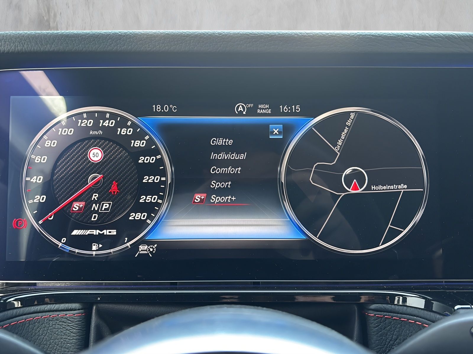 Fahrzeugabbildung Mercedes-Benz G 63 AMG NIGHT GSHD 360° BURMESTER AHK MULTIBEAM