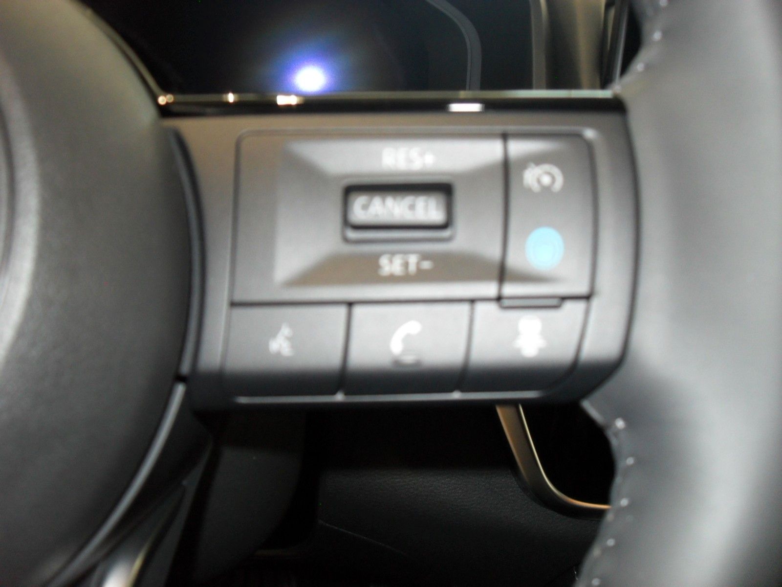 Fahrzeugabbildung Nissan X-Trail e-Power e-4orce Tekna | Head-up