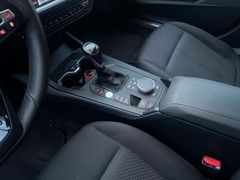 Fahrzeugabbildung BMW 118 1 Limousine 118 d Advantage LED PDC
