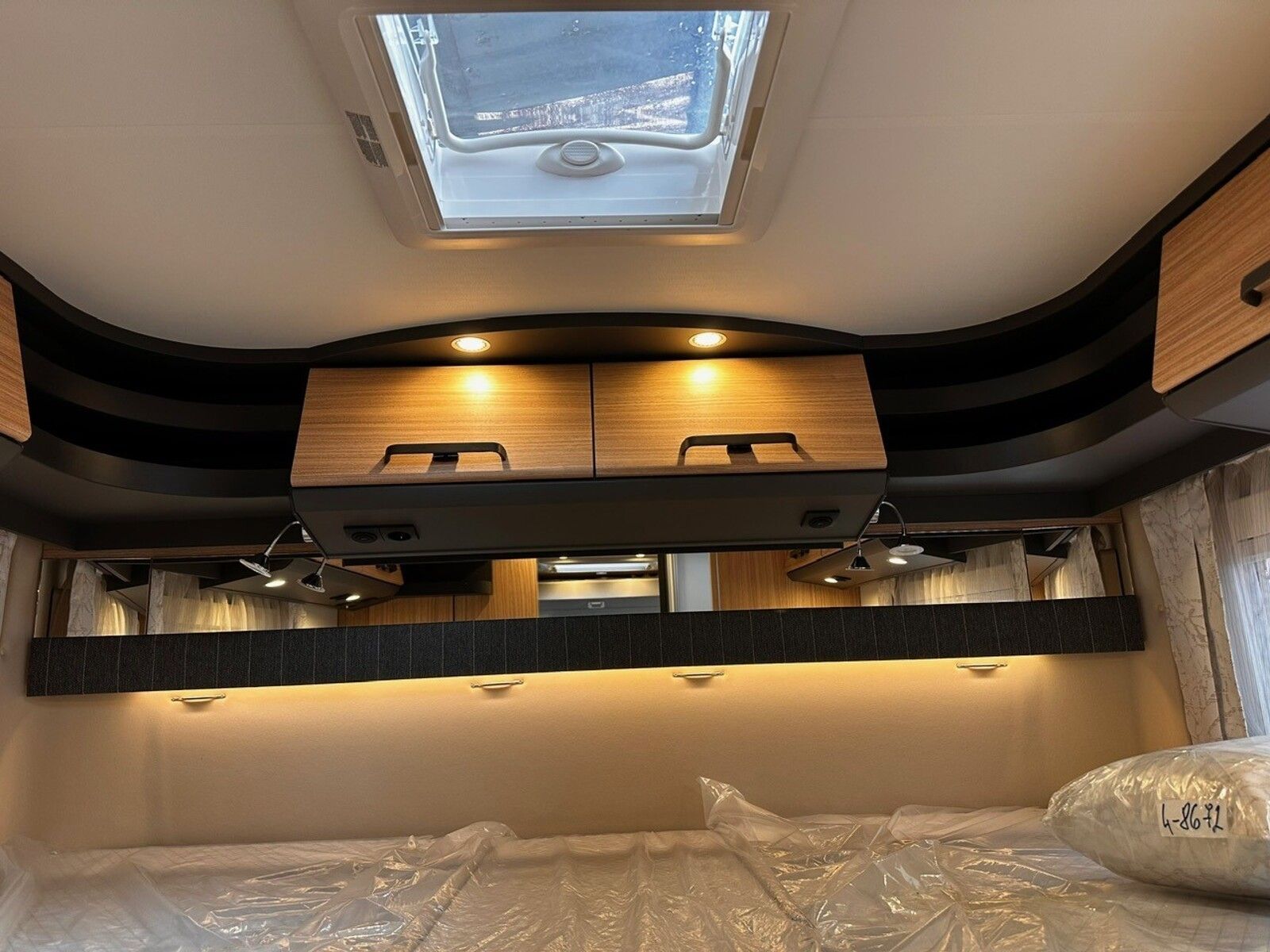 Fahrzeugabbildung Malibu I 450 RB LE comfort Mercedes Markise TV LED