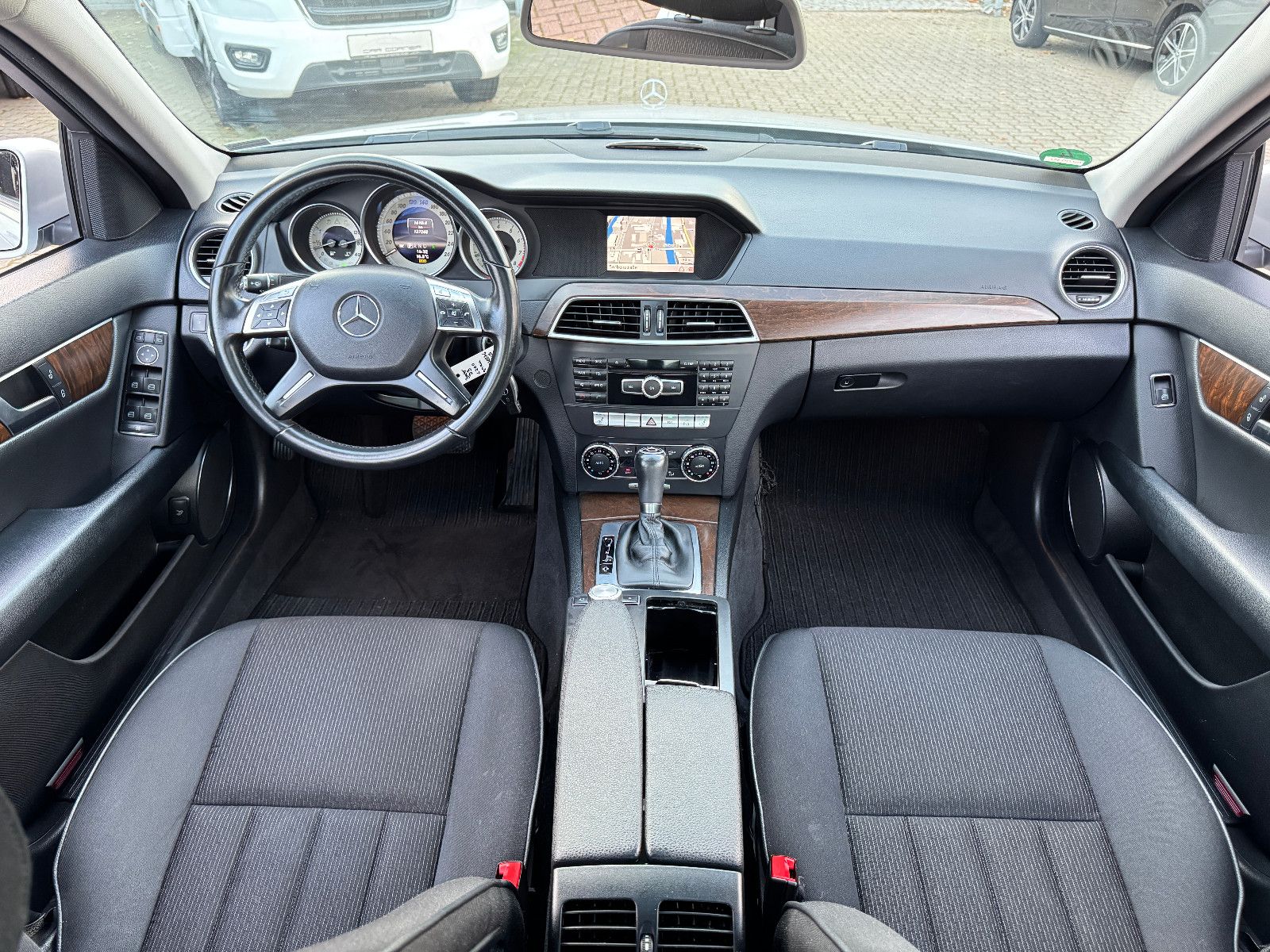 Fahrzeugabbildung Mercedes-Benz C 200 BE 7GT ELEGANCE NAVI ILS AHK SPORT 18 ALU