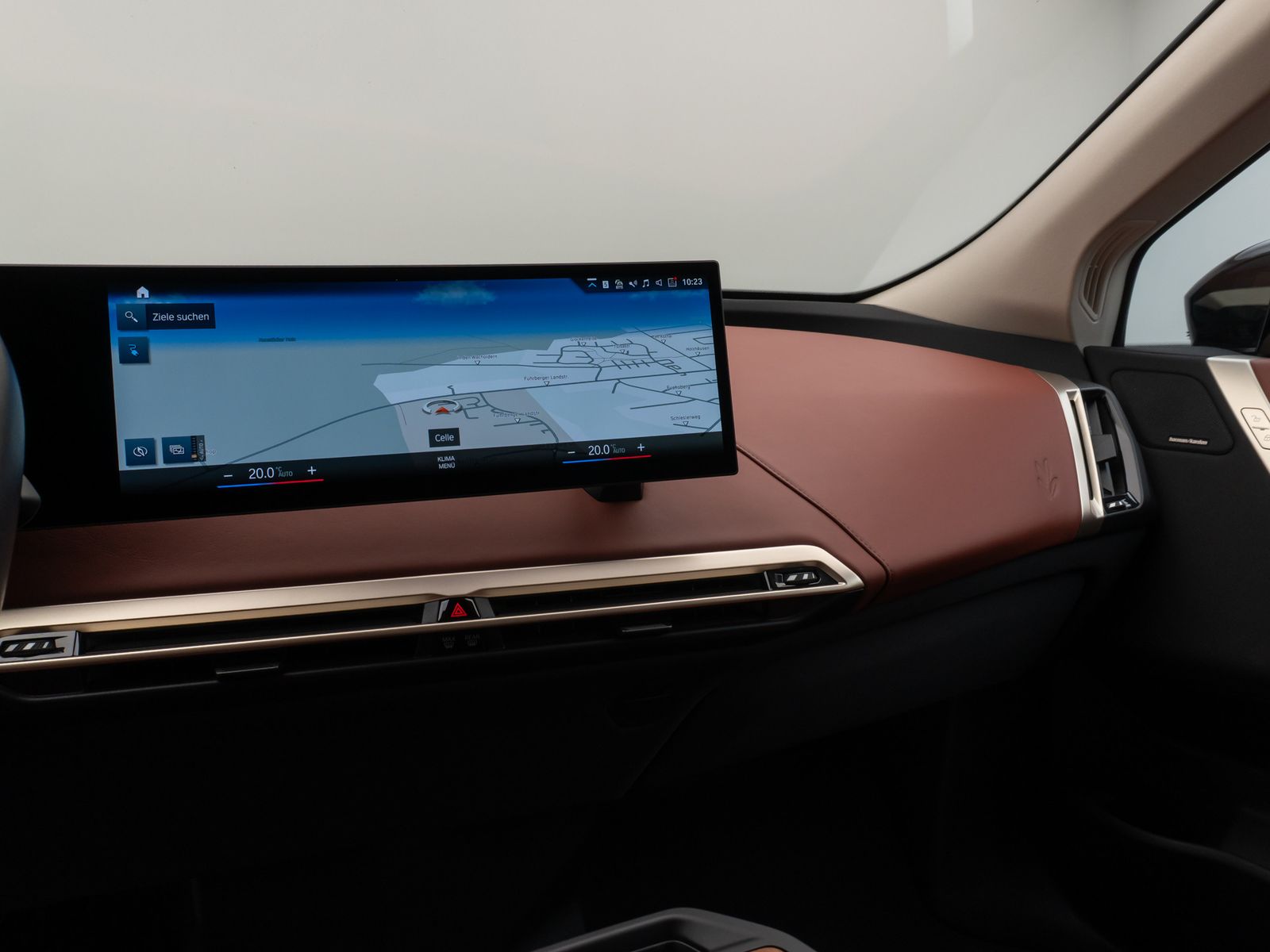 Fahrzeugabbildung BMW iX xD50 360°H/K DAB ACC SoftCl ACC Komfort 21Zol