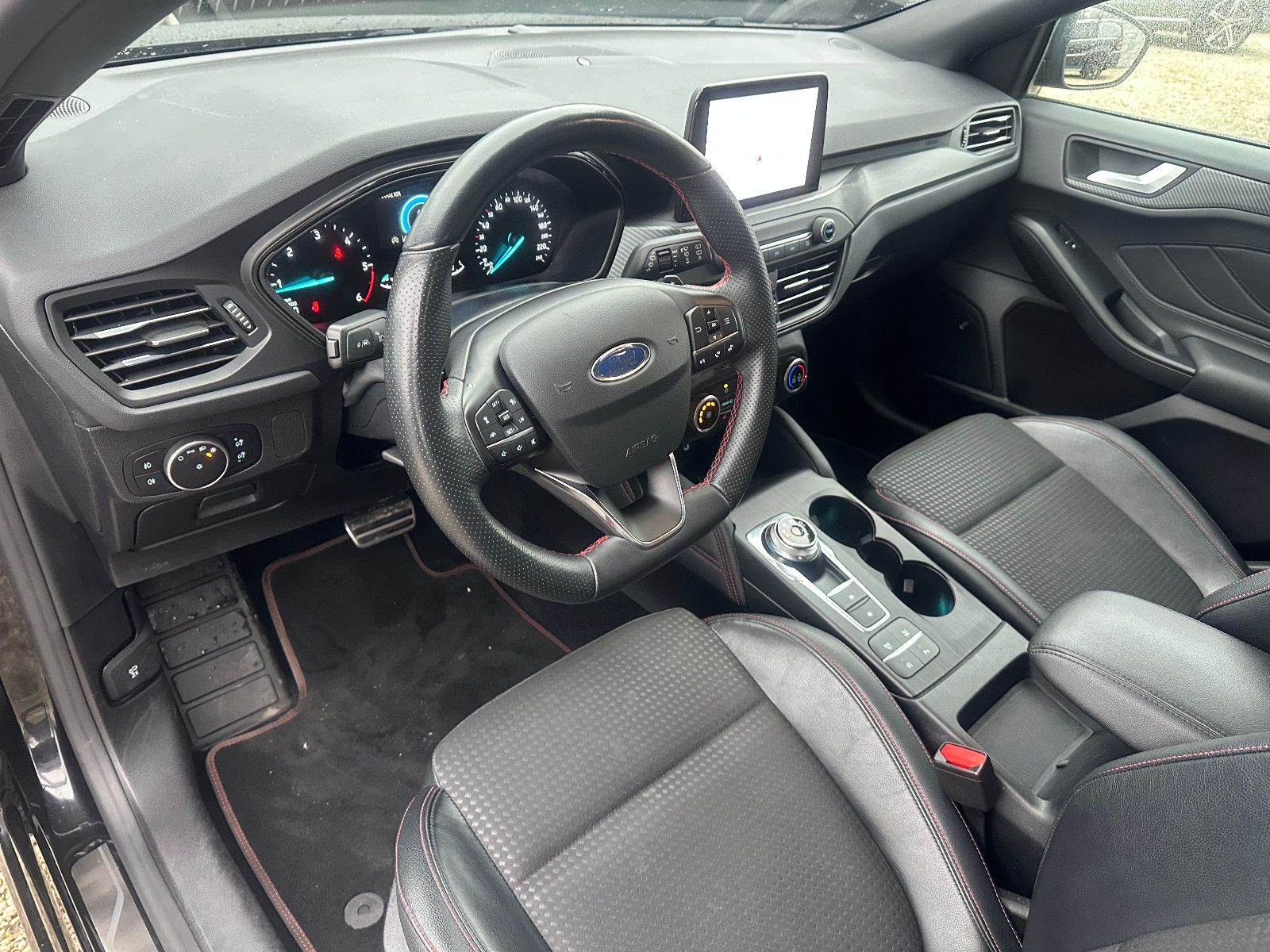 Fahrzeugabbildung Ford FOCUS TURNIER 2.0 ST-LINE ECOBLUE*1.HAND+AUTOM.*