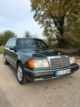 Mercedes-Benz E 220 E 220 - Mercedes-Benz E 220 mit Benzin-Antrieb: Kombi