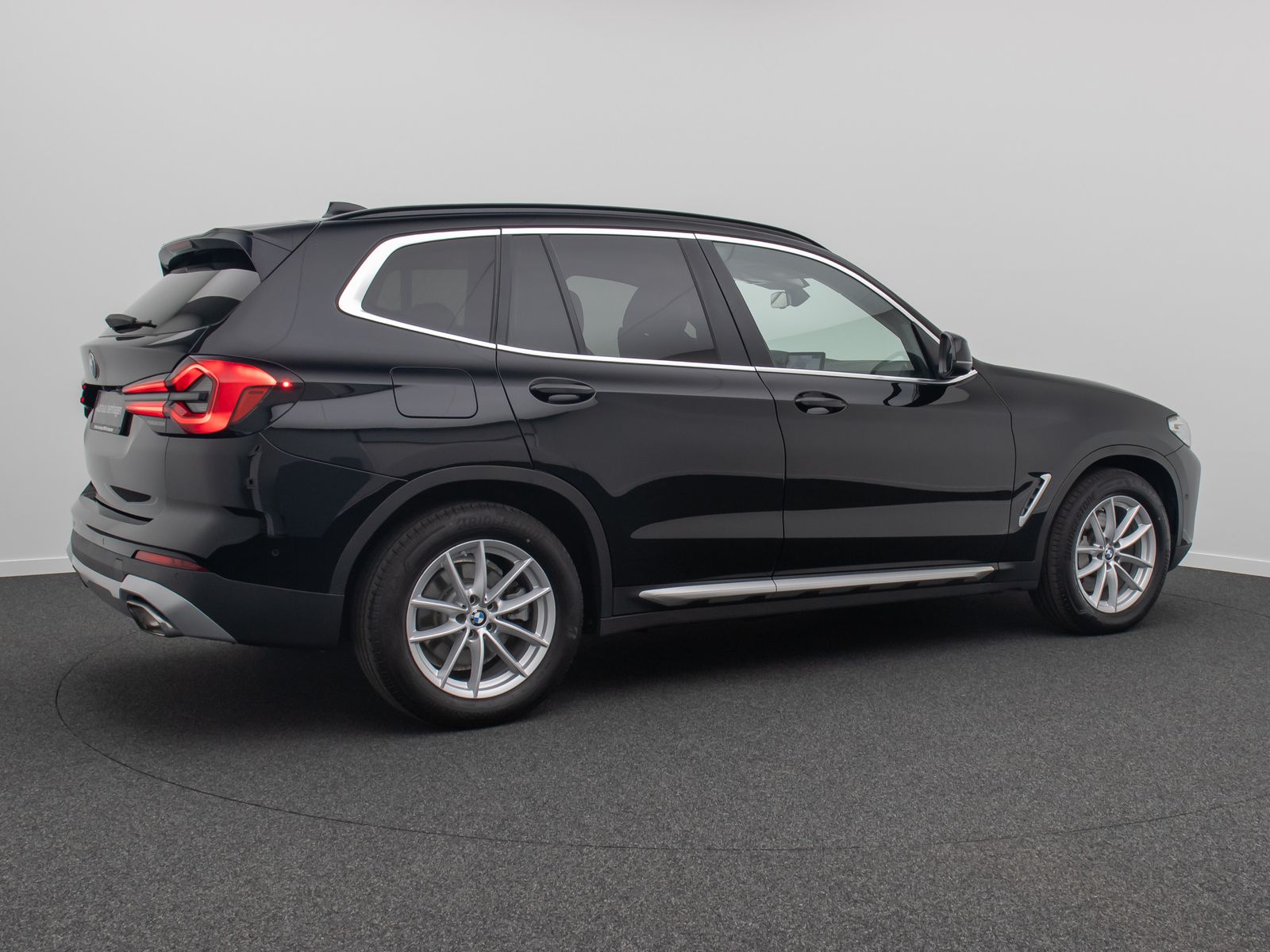 Fahrzeugabbildung BMW X3 xD30d Kamera DAB HiFi Lenkrhzg Alarm Sport