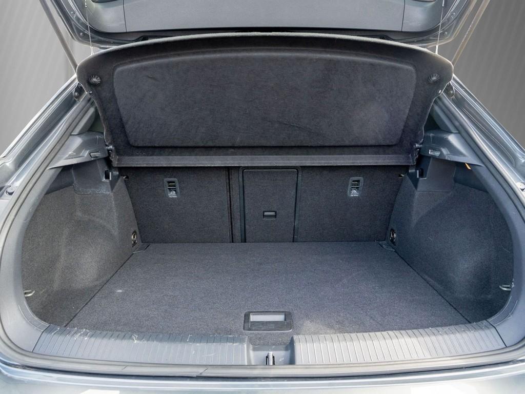 Volkswagen T-Roc 1.5 TSI DSG R-Line Navi, Rear-View, миниатюра 6