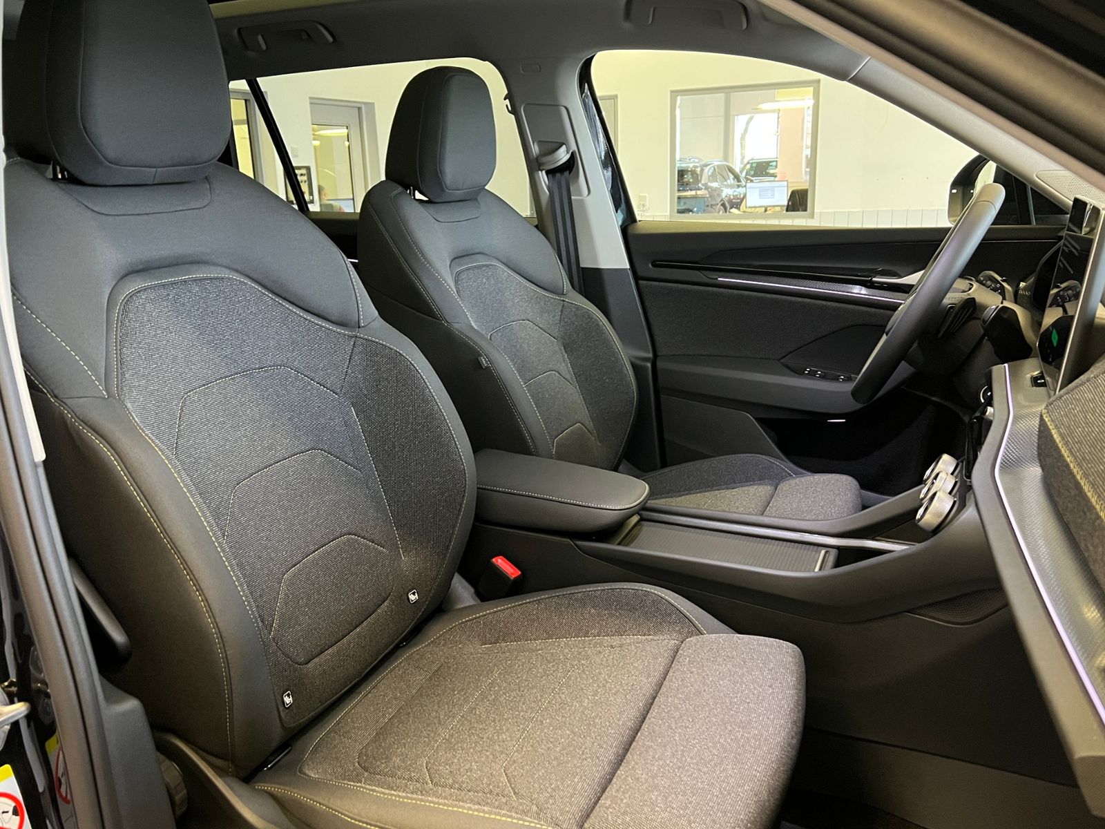 Fahrzeugabbildung SKODA Kodiaq Selection 2.0 TDI DSG *AHK, 7 Sitze, Pano