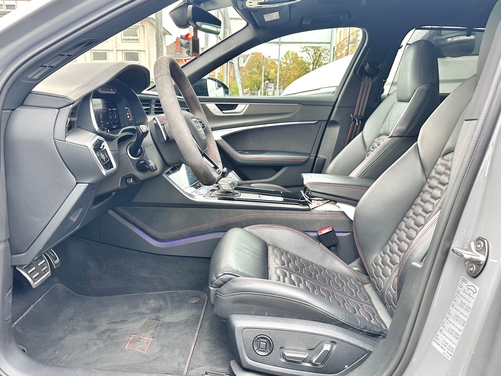 Fahrzeugabbildung Audi RS6 AVANT QUATTRO*PANO+VOLL+AHK*