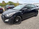 Hyundai i30 1.4 CRDi Trend/Klima/LED/Multi/ALU/Euro 5! - Hyundai i30 mit Diesel-Antrieb: Limousine, 1.4