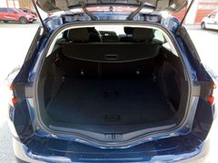 Fahrzeugabbildung Megane IV Grandtour Limited Deluxe 1.3 TCe 140 E