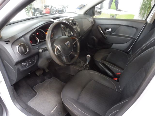 Dacia Sandero II Laureate, 8-fach bereift