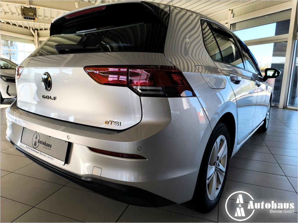 Volkswagen Golf VIII 1.5 eTSI Life KLIMA PDC SHZ LED