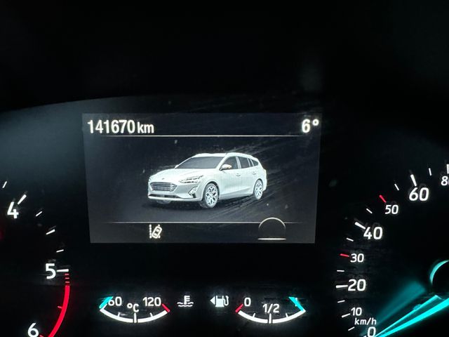 Fahrzeugabbildung Ford Focus Turnier Titanium AHK