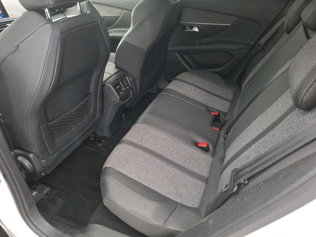 Fahrzeugabbildung Peugeot 3008 Allure 1.2T LED/NAVI/PDC/R´CAM/KEYLESS