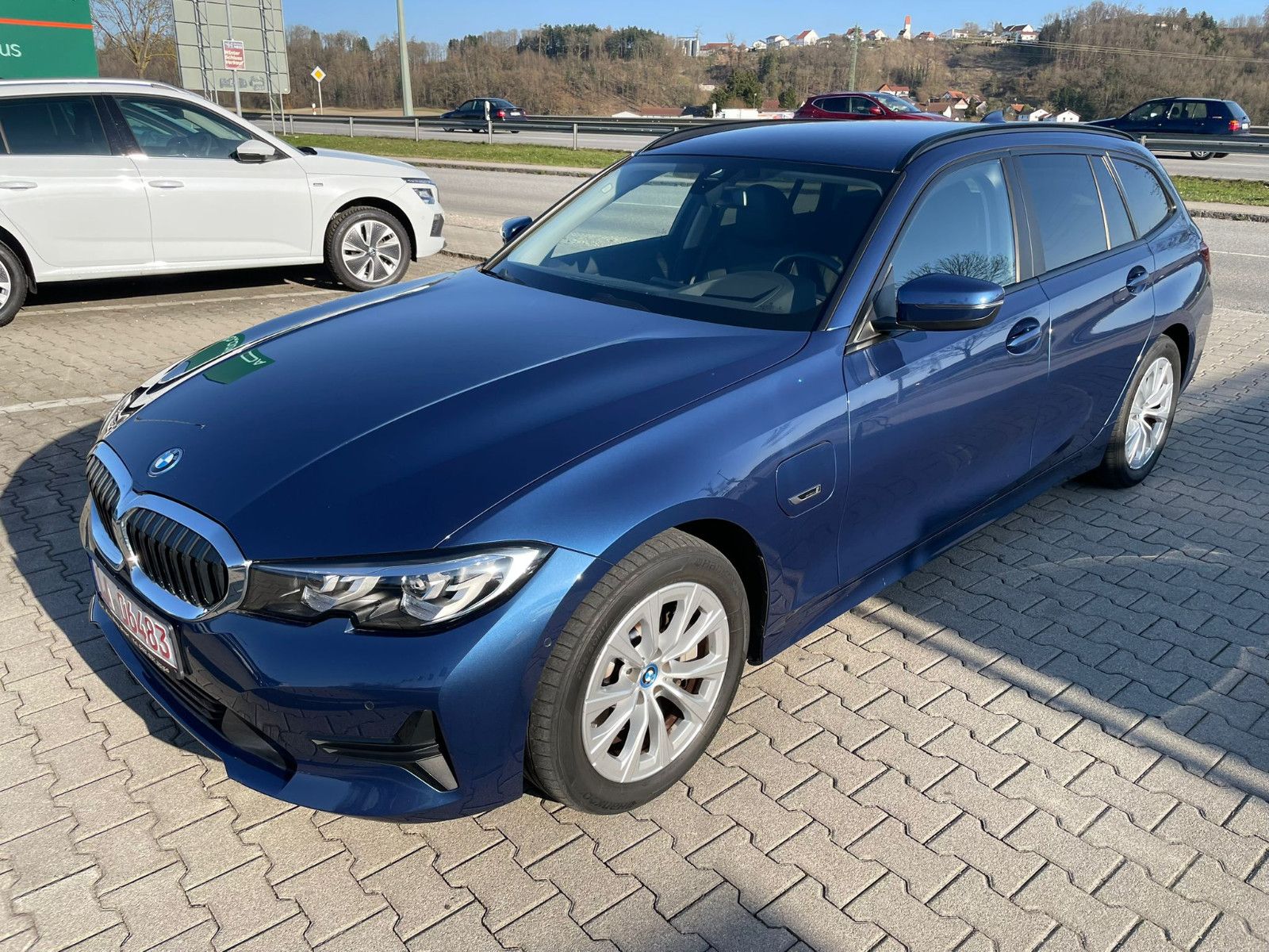 BMW 330e Touring Advantage HUD SHZ RFK AHK LiveCoPro