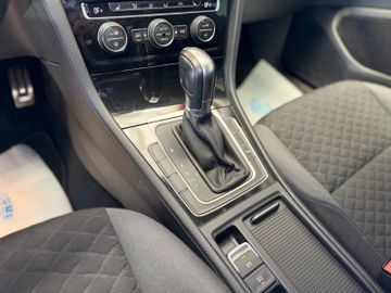Volkswagen Golf - 11