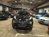 Nissan Juke Pure Black - Nissan Juke: Black