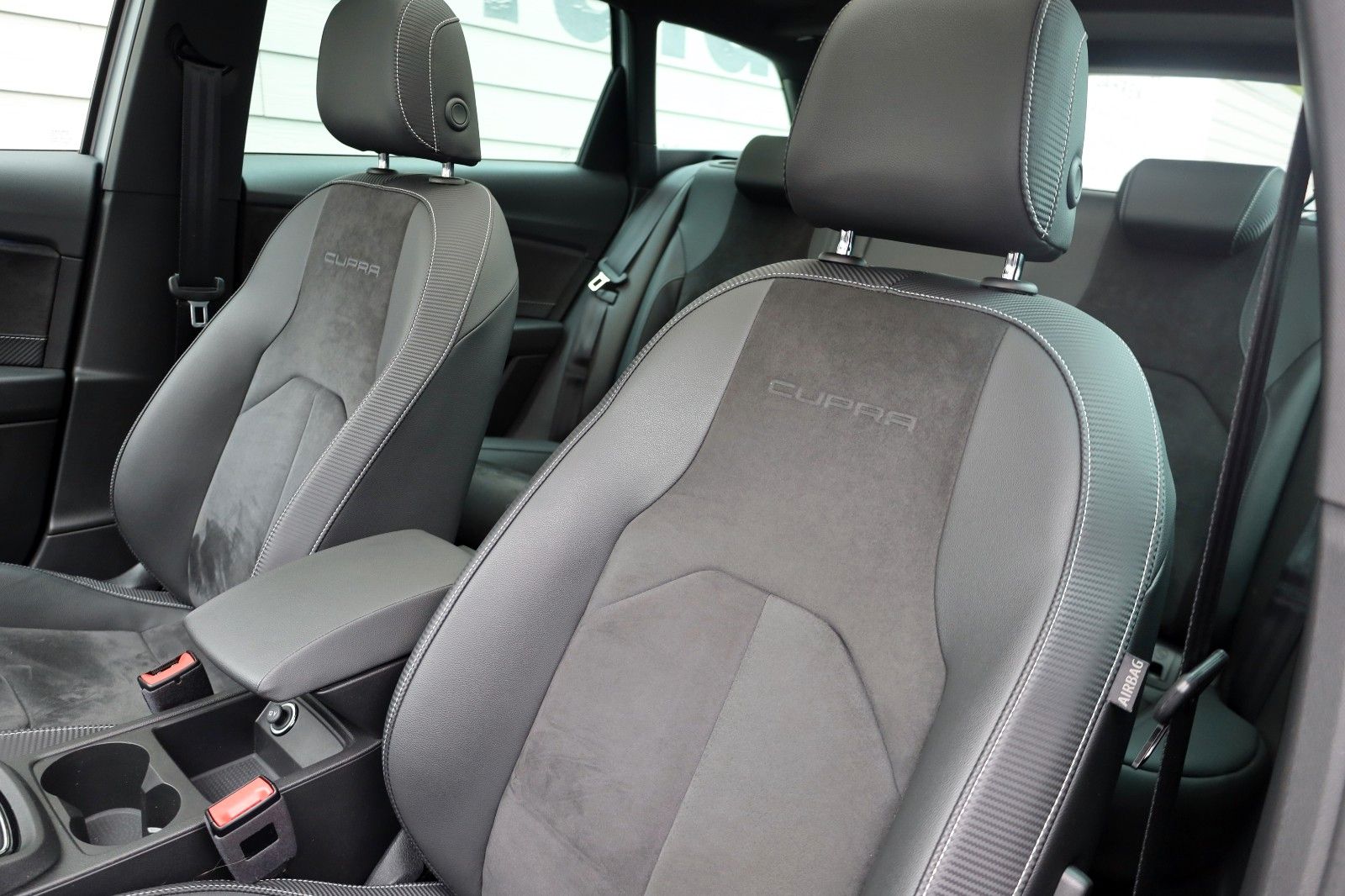 Fahrzeugabbildung SEAT Leon ST Cupra 300 4Dr.,T.Leder,Navi,Kamera,Panor
