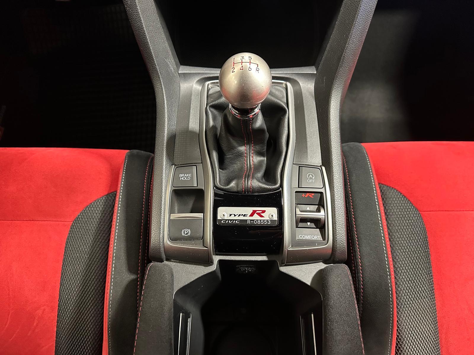 Honda Civic Type R 320 ch • 2.0 VTEC Turbo • 82 300 km • Boîte manuelle 6 • ACC • GPS • Caméra
