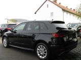 Audi A3 1.5 TFSI Sportback SPORT/NAVI/BI-XEN/AHK/PDC/ - Audi A3: 5p